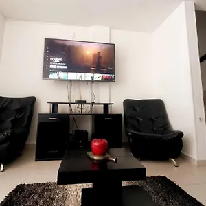 Casa Al Sur De Cali. Grupos/familias/deportistas! , Cali Colombia